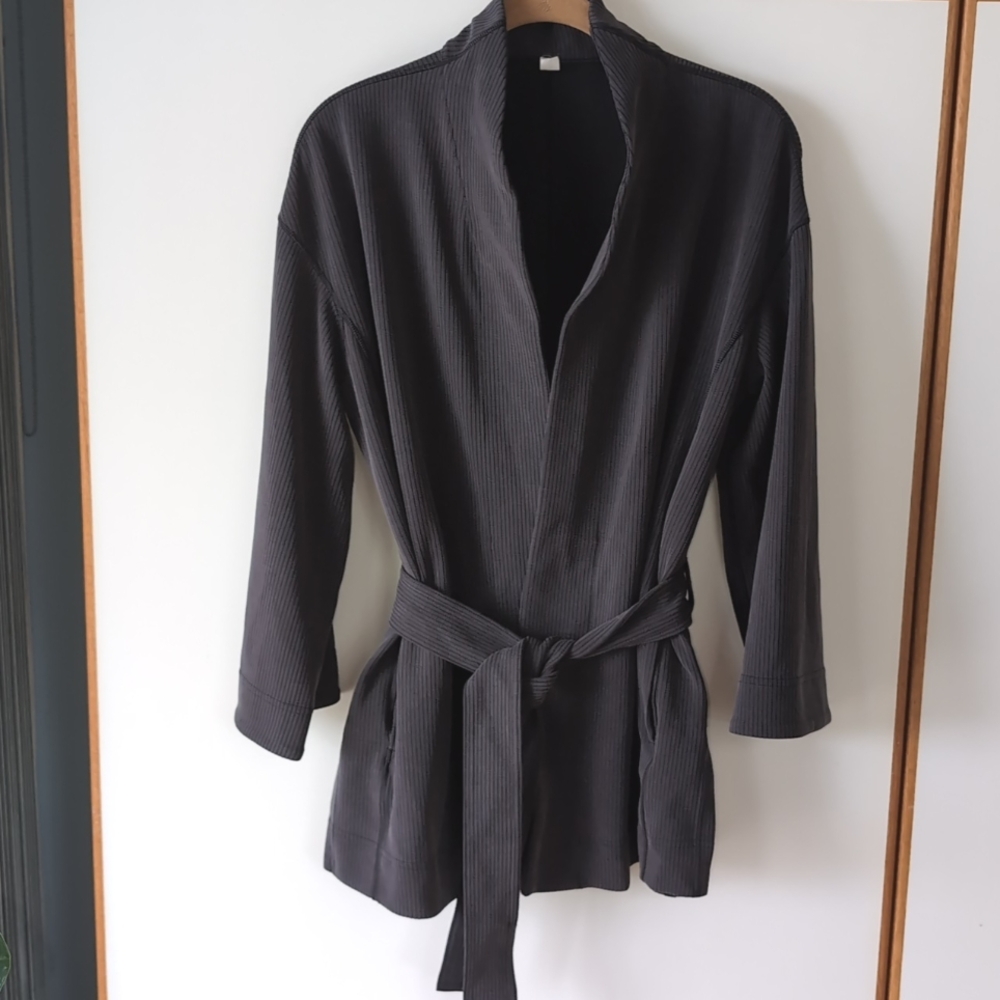 NWOT Lululemon Ribbed Softstreme Belted Wrap Black 6 8